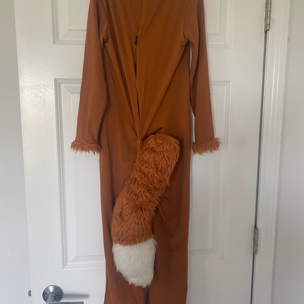 Kids size 6/7 Sky fox costume